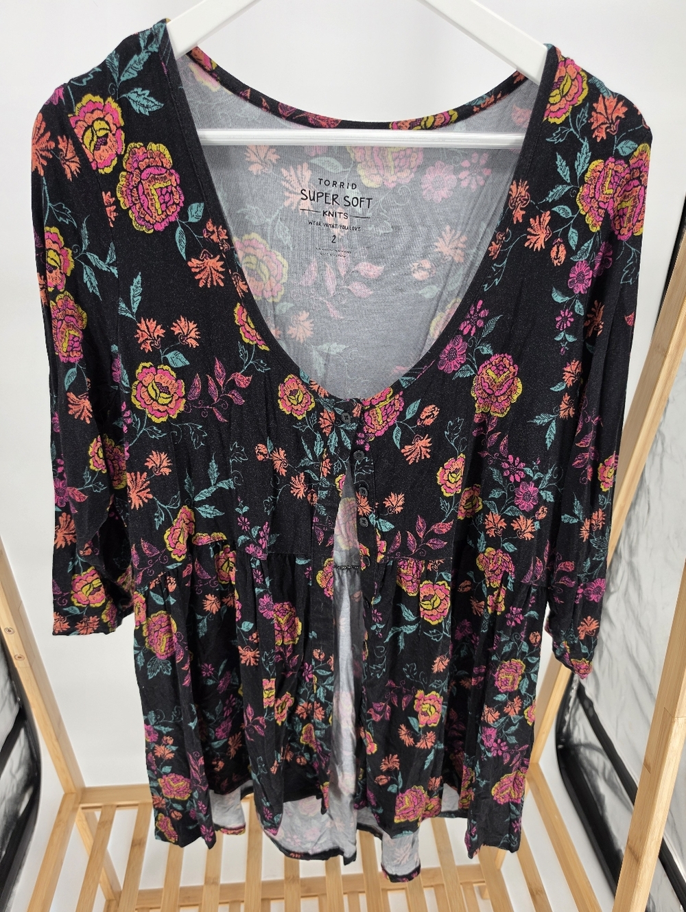 Torrid Super Soft Floral Long Sleeve Button Down Top Size 2 2X